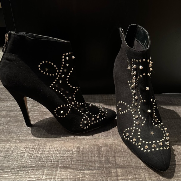 FOREVER 21 Gold Studded Heels Size 8 - Picture 8 of 8